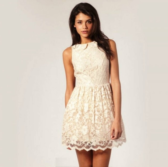 Γίνομαι νονά τα Χριστούγεννα. Τι μανικιούρ να κάνω