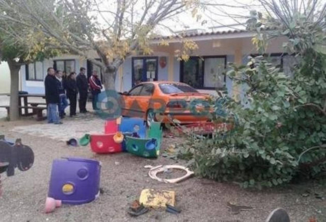 Καλαμάτα: Αυτοκίνητο «εισέβαλε» σε νηπιαγωγείο