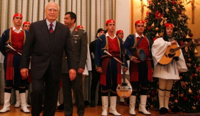 Ο Παπούλιας πάει Γερμανία –«κομμένα» τα κάλαντα!