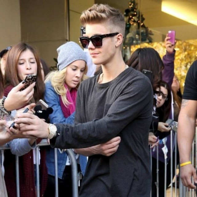 Μας βρήκε μεγάλο κακό: Ο Bieber αποσύρεται από το τραγούδι