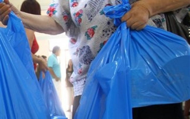 Διανομή τροφίμων σε 650 άπορες οικογένειες