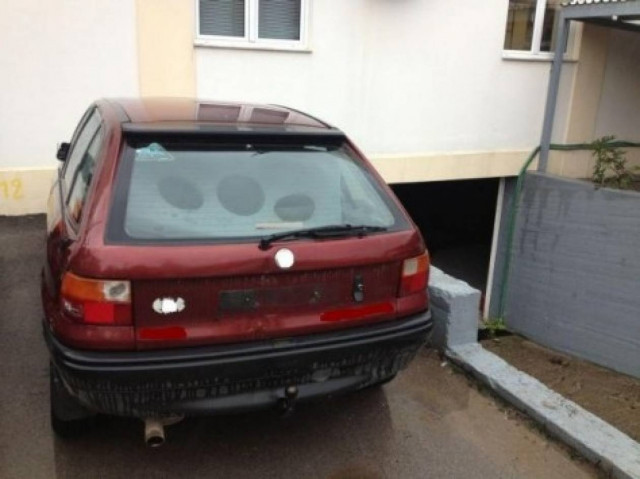 Θήβα: Έκρυβε στο αμάξι του 6 παράνομους μετανάστες