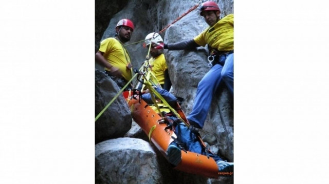 Κρήτη: Διέσωσαν τραυματία σε φαράγγι