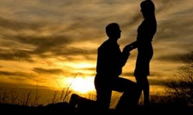 Τον συνέλαβαν την ώρα που έκανε πρόταση γάμου!