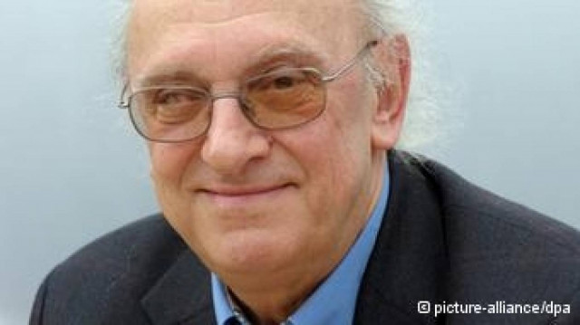 SZ: Ο συγγραφέας Πέτρος Μάρκαρης μιλάει για την Ελλάδα του σήμερα