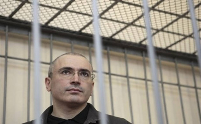 Δεν επιστρέφει στη Ρωσία ο μεγιστάνας του πετρελαίου Χοντορκόφσκι