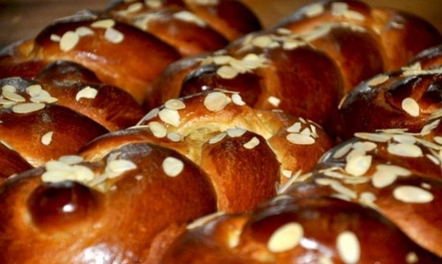 Συνταγή για αφράτα τσουρέκια