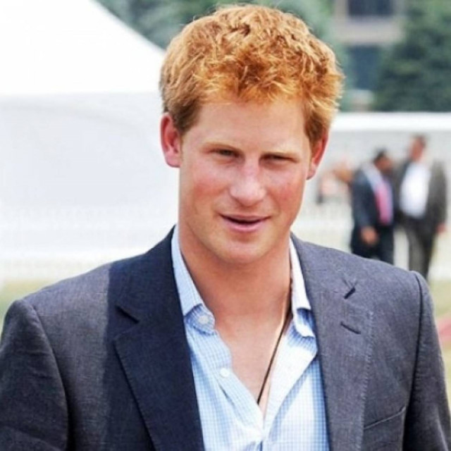 O πρίγκιπας Harry άφησε μούσι και έγινε ένας κούκλος! Το εννοούμε...