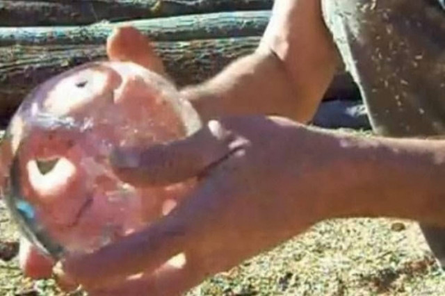 Δείτε πώς μπορούμε να ανάψουμε φωτιά από ...πάγο!