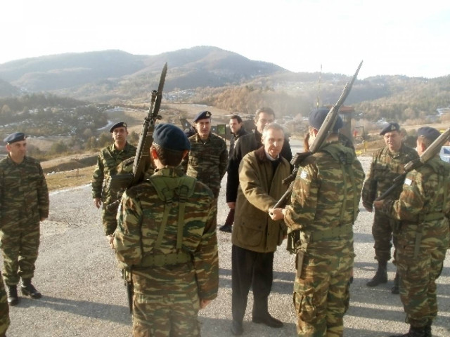 Επίσκεψη Δαβάκη σε φυλάκια της Καστοριάς και της Κόνιτσας