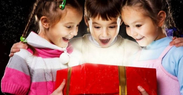 «Τι δώρο να πάρω στο παιδί;», χρήσιμες συμβουλές από την ειδικό!
