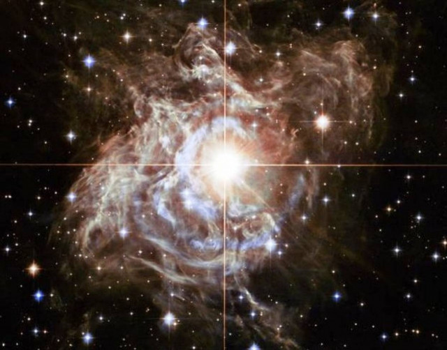 Το εντυπωσιακό αστέρι Puppis με τις διακυμάνσεις στη φωτεινότητα του!