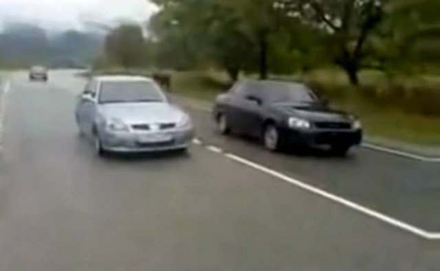 Αποτυχημένη κόντρα σε κοινόχρηστο δρόμο (βίντεο)