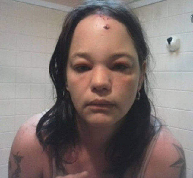 Βίντεο: Γυναίκα κλώτσησε χιόνι σε γάτα και δείτε τι ακολούθησε...