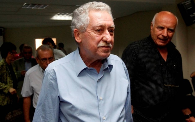 Έψαλαν τα κάλαντα στον Φ. Κουβέλη