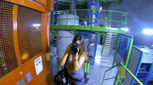 Ελληνίδα φωτογραφίζει την «καρδιά» του CERN