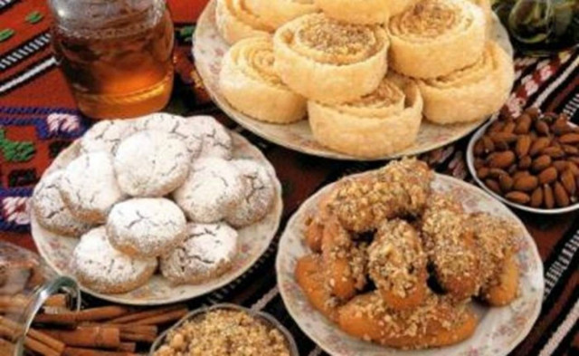 Κουραμπιές, μελομακάρονα ή δίπλες: Μετρήστε θερμίδες