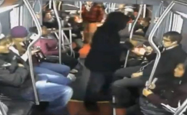 Πήγε να κάνει ληστεία και την... «πάτησε» (βίντεο)