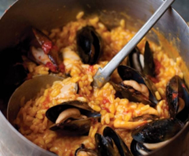 Χρώματα, αρώματα: Κοκκινιστό ριζότο με μύδια!