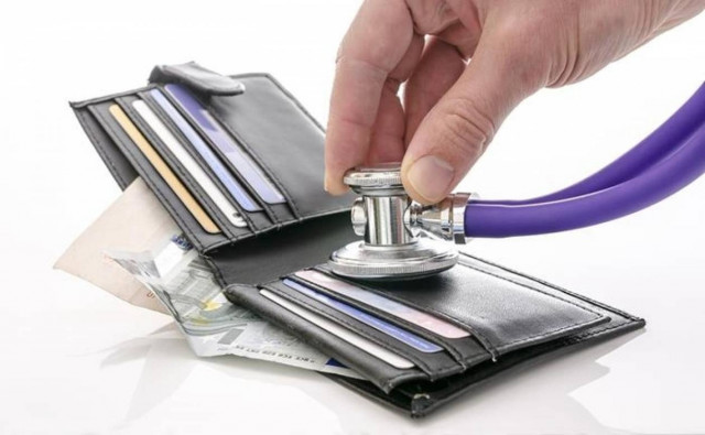 Έρχεται το εισιτήριο των 25 ευρώ για νοσηλεία