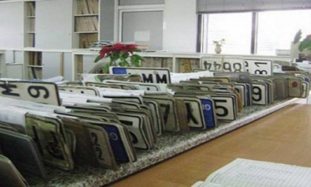 Ρεκόρ κατάθεσης πινακίδων στη Λάρισα