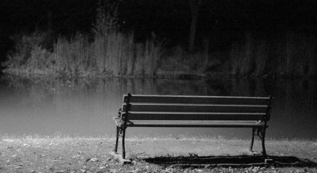 Απίστευτο: Έκριναν παράνομο... ένα παγκάκι!