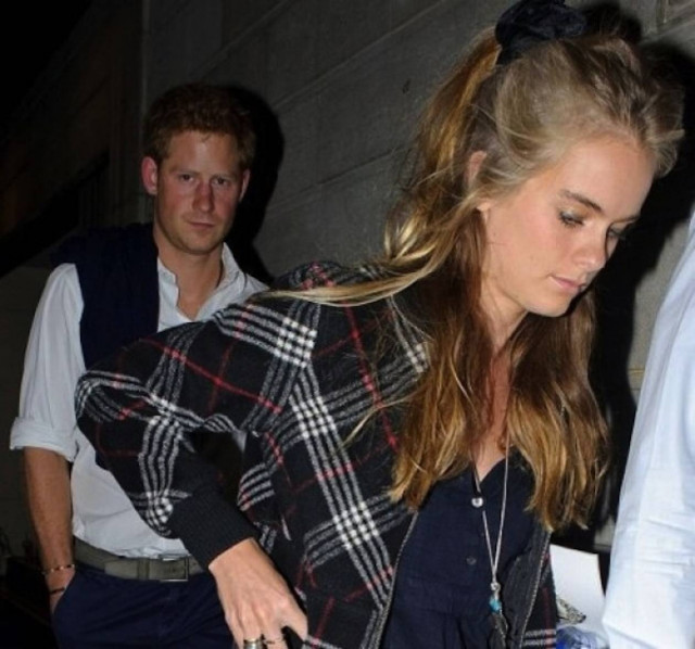 O άτακτος Prince Harry θα αφήσει τη βασιλική οικογένεια...