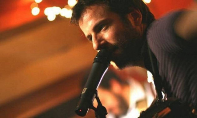 Κωστής Μαραβέγιας: Η κρίση τον εμπνέει;