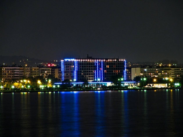 Άνδρας έπεσε στα παγωμένα νερά του Θερμαϊκού