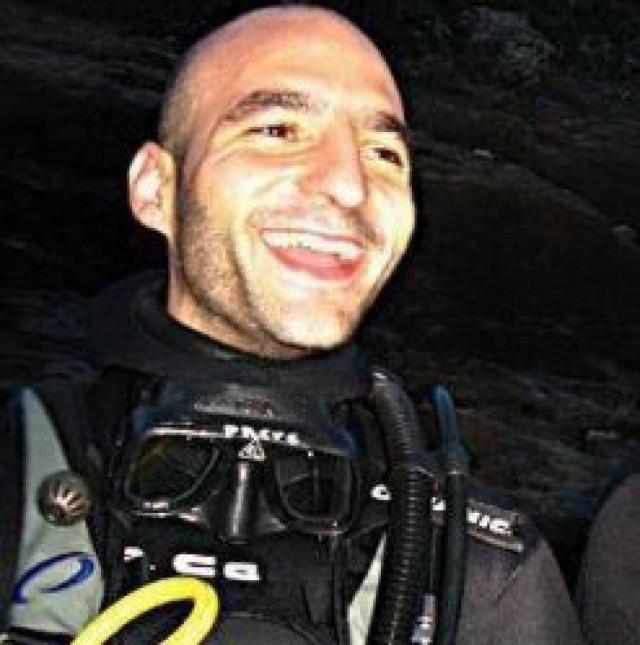 Ο αστυνομικός που παρέσυρε γυναίκα στο Χαλάνδρι και αυτοκτόνησε (φωτό)