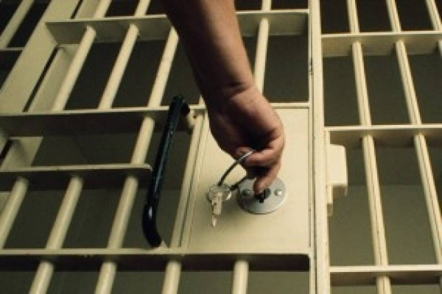 Κατάπιε τα ναρκωτικά για να τα «περάσει» στο κελί