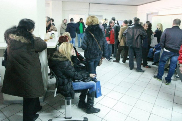 Θεσσαλονίκη: Ατελείωτες ουρές στις εφορίες