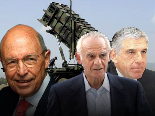 Διερευνά «αν και τι ήξερε ο Σημίτης» ο ανακριτής για τα εξοπλιστικά