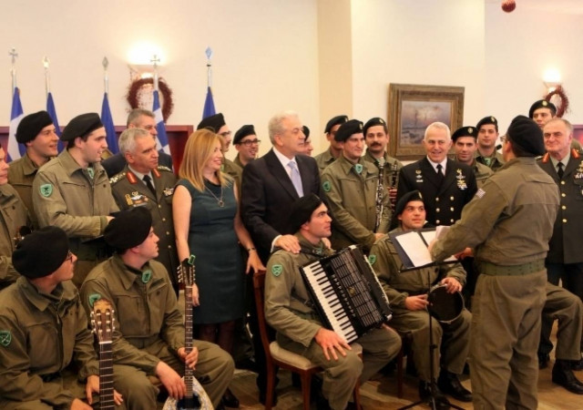 Αβραμόπουλος: Η Ελλάδα της τιμής και των αξιών αντιστέκεται (pics+vid)