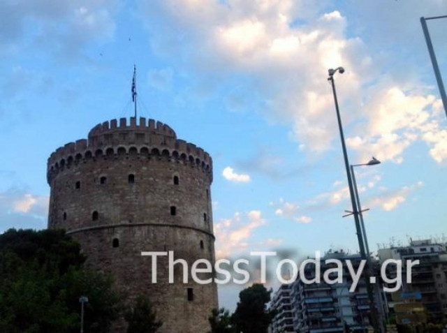 Βίντεο: Κανονιοβολισμοί για την έλευση του 2014