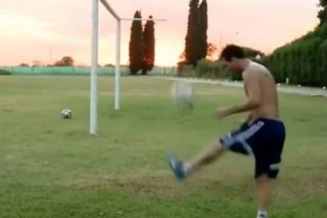 Μπαρτσελόνα: Σκόραρε πίσω από το τέρμα ο Μέσι! (video)