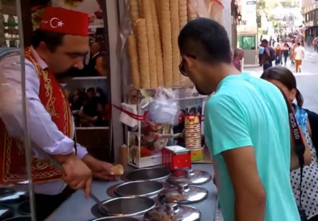 Ζήτησε να πάρει απλά ένα παγωτό... (βίντεο)