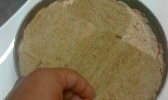 Συνταγή για γιορτινό γλυκό... με ψωμί του τοστ!