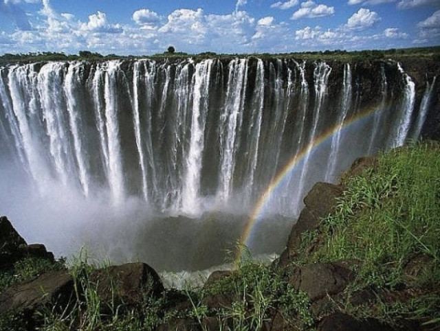 ΥΠΕΡΟΧΕΣ ΕΙΚΟΝΕΣ: Καταρράκτες Βικτώρια, οι μεγαλύτεροι στον κόσμο!