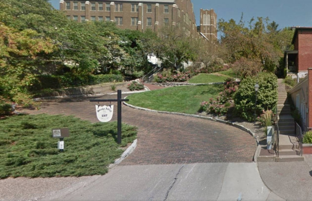 Αυτός είναι ο πιο... στραβός δρόμος του κόσμου! (βίντεο)