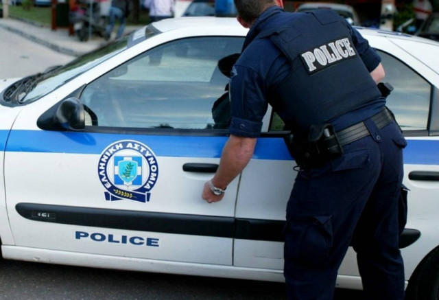 Σοκ: 39χρονος πυροβόλησε 32χρονη και μετά αυτοπυρπολήθηκε