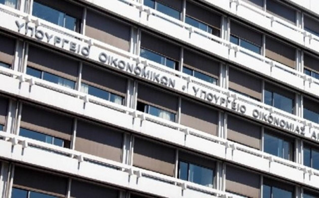 Δεν πληρώνονται φόροι 1 δισ. ευρώ σε μηναία βάση