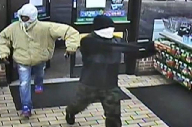 Έκανε ληστεία και ψώνια με τα ίδια ρούχα! (βίντεο)