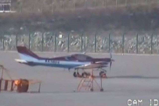 Ένα αεροπλάνο... «όσα παίρνει ο άνεμος...» (βίντεο)