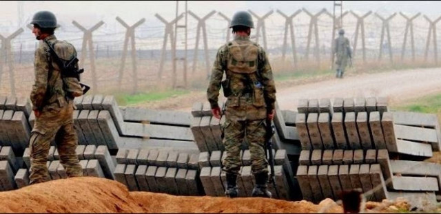 Hurriyet: Ξεκίνησε η κατασκευή τείχους με τη Συρία