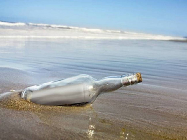 Απίστευτο: 23 χρόνια μετά πήρε απάντηση σε μήνυμα σε μπουκάλι