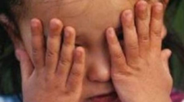 ΣΟΚ: Ταξιτζής νάρκωσε και βίασε μητέρα μπροστά στη 2 χρονη κόρη της