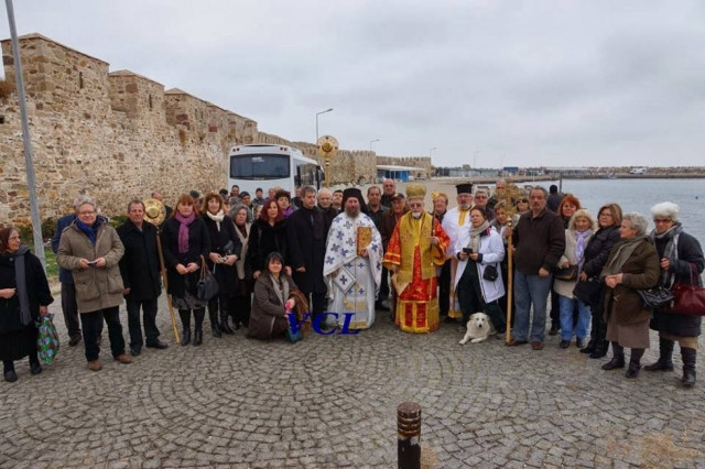 Με ιδιαίτερη λαμπρότητα ο πρώτος αγιασμός των υδάτων στην Τένεδο (vid)