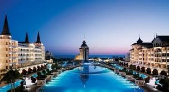 Ιστορικό ρεκόρ ξένων τουριστών στην Αττάλεια το 2013