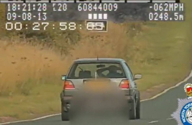 Επικίνδυνος οδηγός πιάστηκε στα πράσα από την τροχαία (βίντεο)